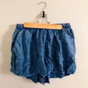 Fashion Nova baggy shorts
